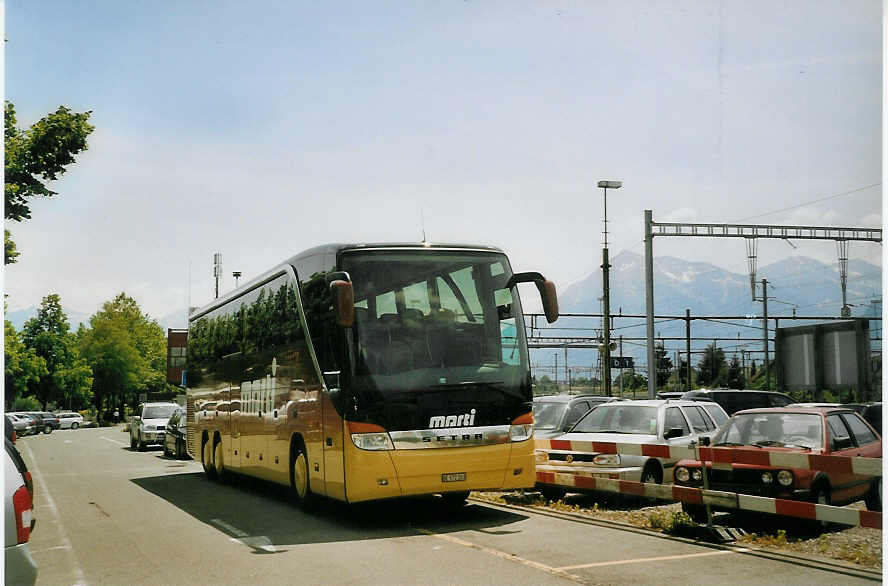 (077'334) - Marti, Kallnach - Nr. 3/BE 572'203 - Setra am 10. Juni 2005 in Thun, CarTerminal