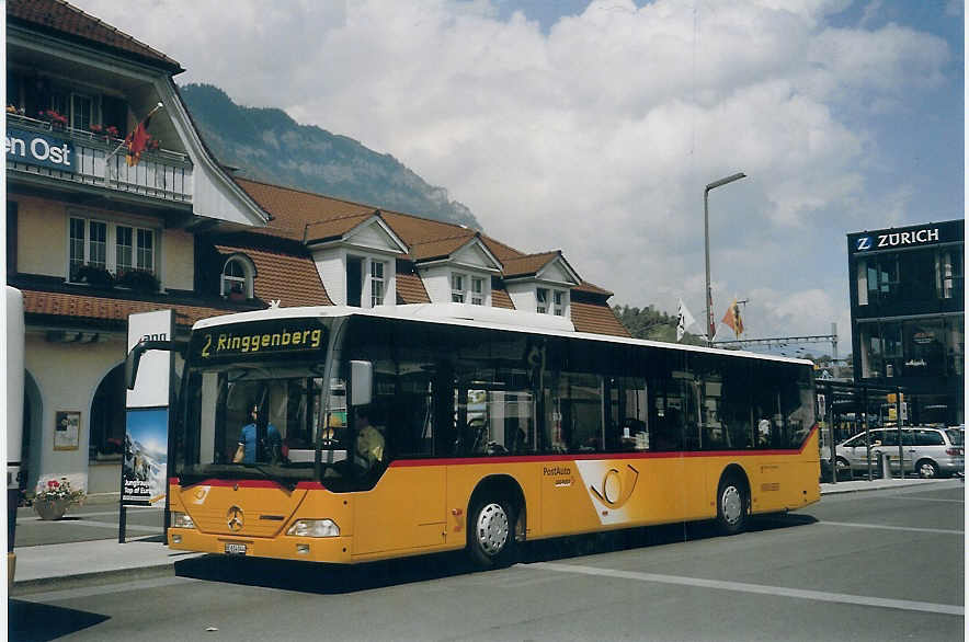 (077'406) - PostAuto Berner Oberland - BE 614'044 - Mercedes am 12. Juni 2005 beim Bahnhof Interlaken Ost