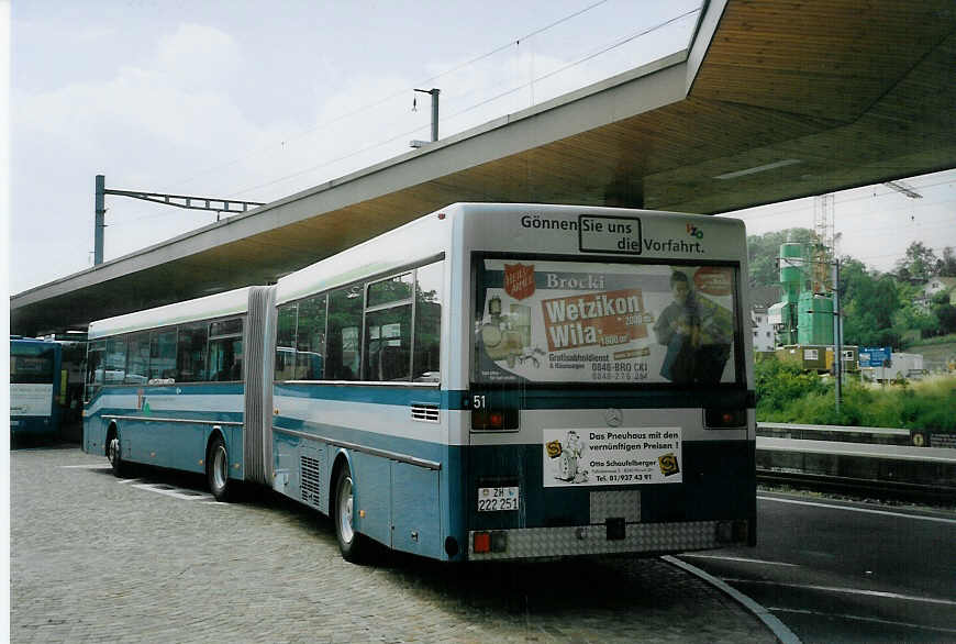 (077'613) - VZO Grningen - Nr. 51/ZH 222'251 - Mercedes am 18. Juni 2005 beim Bahnhof Wetzikon