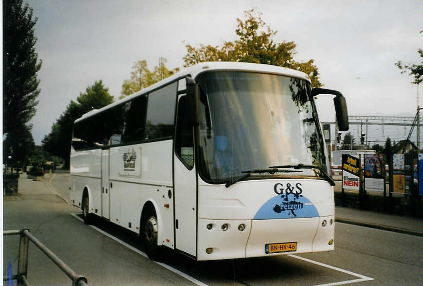 (080'437) - Aus Holland: G&S Reizen, Barneveld - BN-HV-46 - Bova am 21. September 2005 bei der Schifflndte Thun