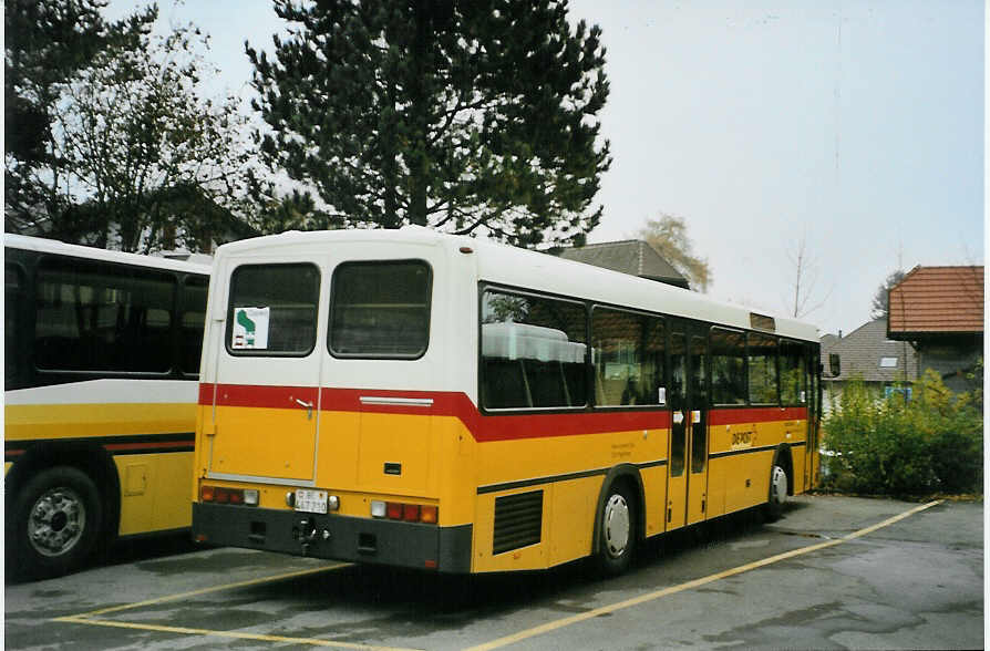 (081'522) - Engeloch, Riggisberg - Nr. 2/BE 447'210 - Mercedes/R&J (ex P 25'366) am 14. November 2005 in Riggisberg, Garage