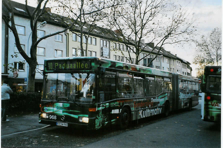 (081'730) - VAG Freiburg - Nr. 968/FR-SW 968 - Mercedes am 3. Dezember 2005 in Freiburg, Siegesdenkmal