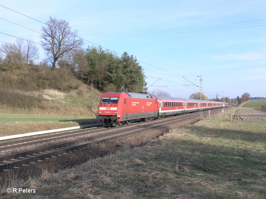 101 051-1 mit RE4040 nach Ingolstadt bei Fahlenbach. 24.03.11