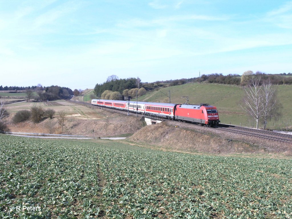 101 062-8 als RE4013 Nrnberg -Mnchen bei Fahlenbach. 24.03.11