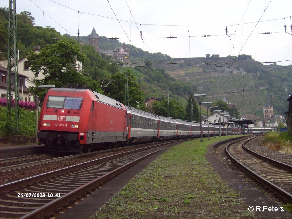 101 074-3 durchfhrt Oberwesel mit den EC 101/103 Hamburg-Chur. 26.07.08
