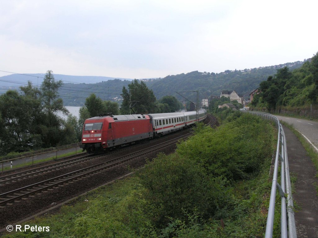 101 098-2 verlsst Bacharach mit IC 118 Innsbruck – Mnster. 26.07.08
