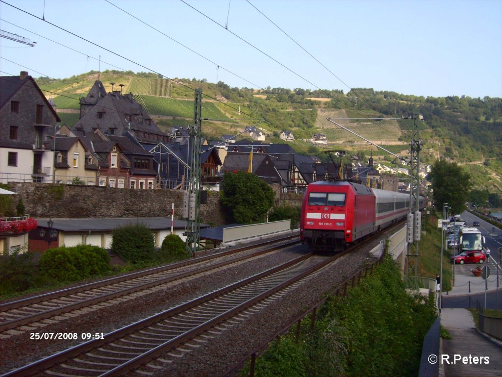 101 130-3 schiebt den IC 1814 Stuttgart – Berlin Sdk. durch Oberwesel. 25.07.08
