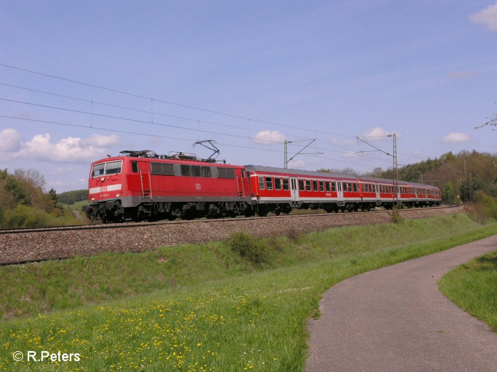 111 173-1 zieht eine RB Plattling bei Edlhausen. 03.05.08