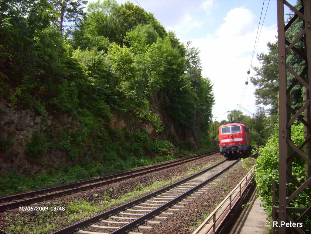 111 212-7 schiebt ein RE Nrnberg kurz hinter Regensburg. 20.06.09