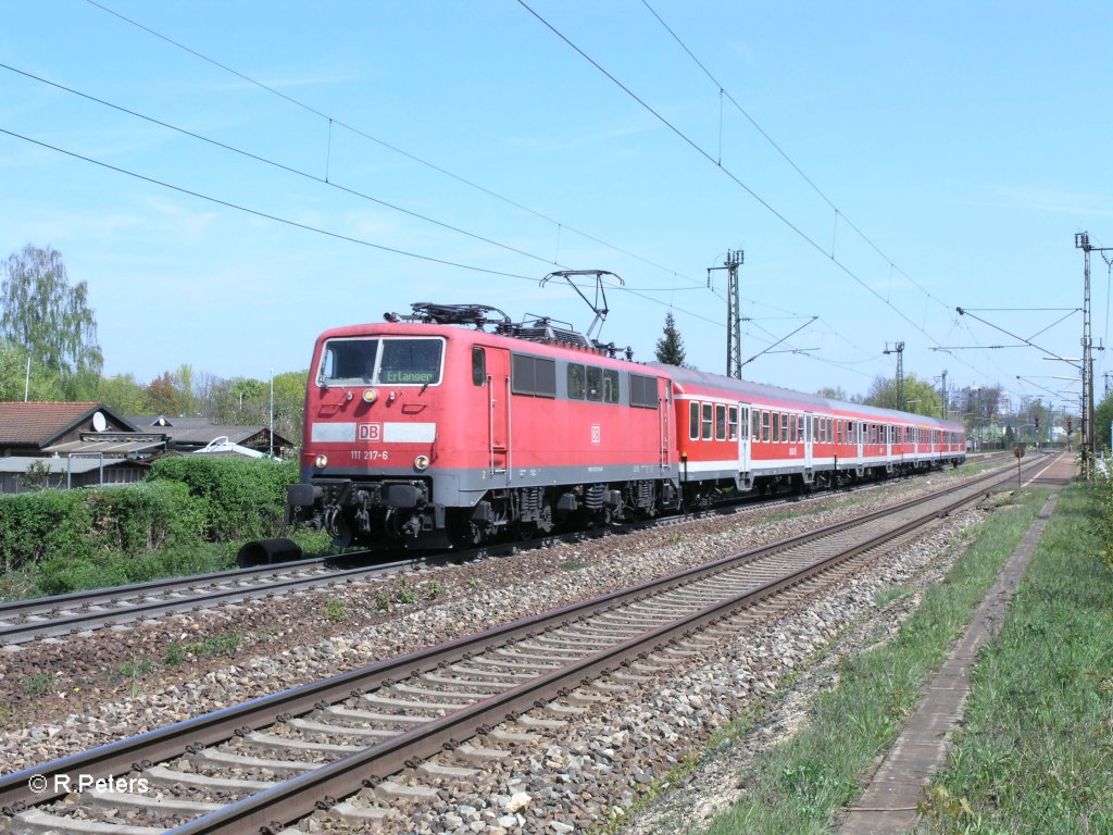 111 217-6 verlsst Regensburg-Prfering als RB 32142 nach Erlangen. 29.0.10