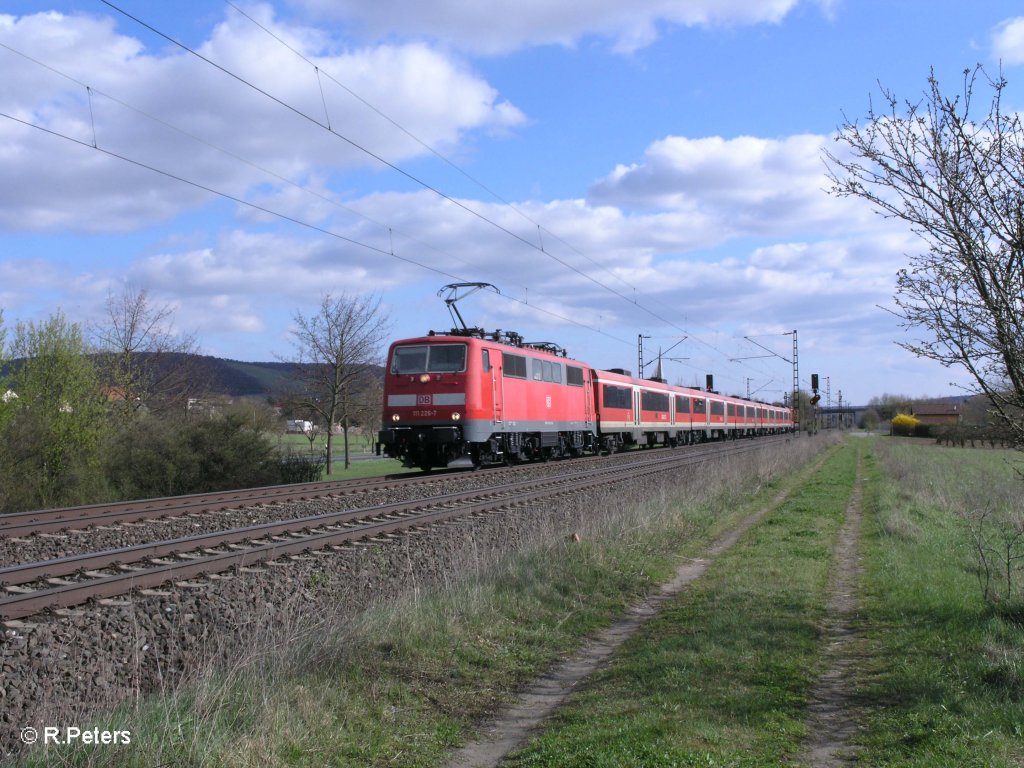 111 226-2 zieht bei Thngersheim ein RE. 10.04.10