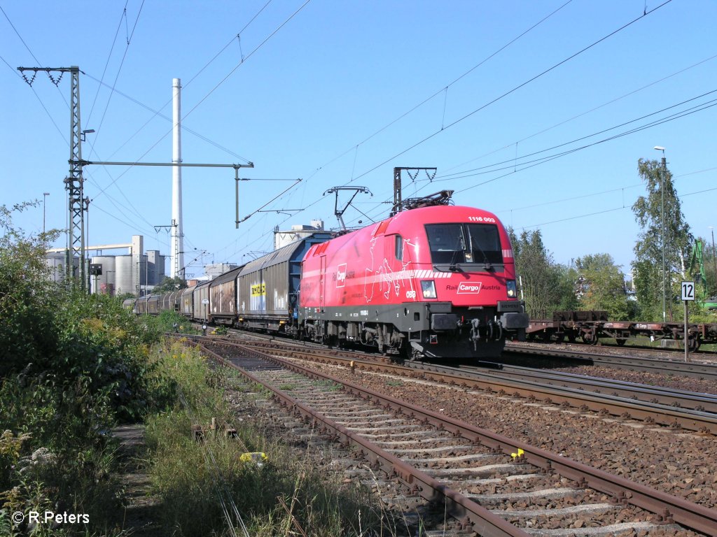 1116 003-3 (ex Grieche) zieht ein gedeckten Gterzug durch Regensburg. 09.09.09