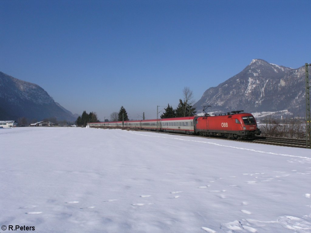 1116 050 zieht ein EC bei Oberaudorf. 16.02.10