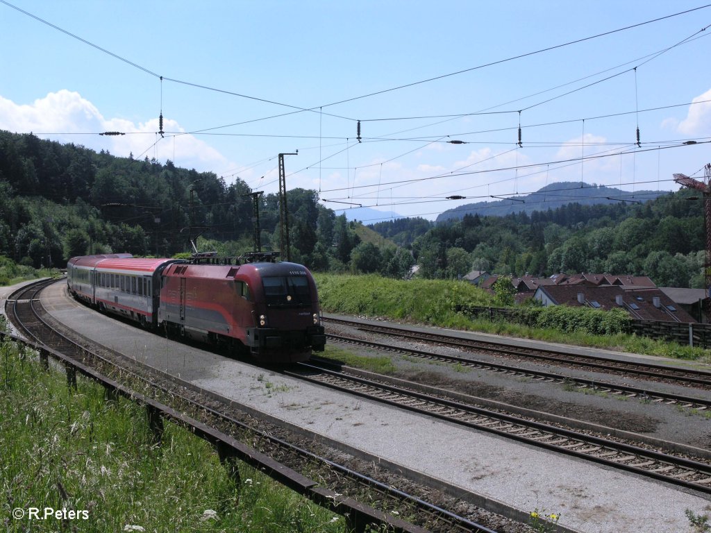 1116 206-2 zieht den IC 643 Wien Westbahnhof FHS ST.Plten durch Hellwang-Elixhausen. 13.06.09
