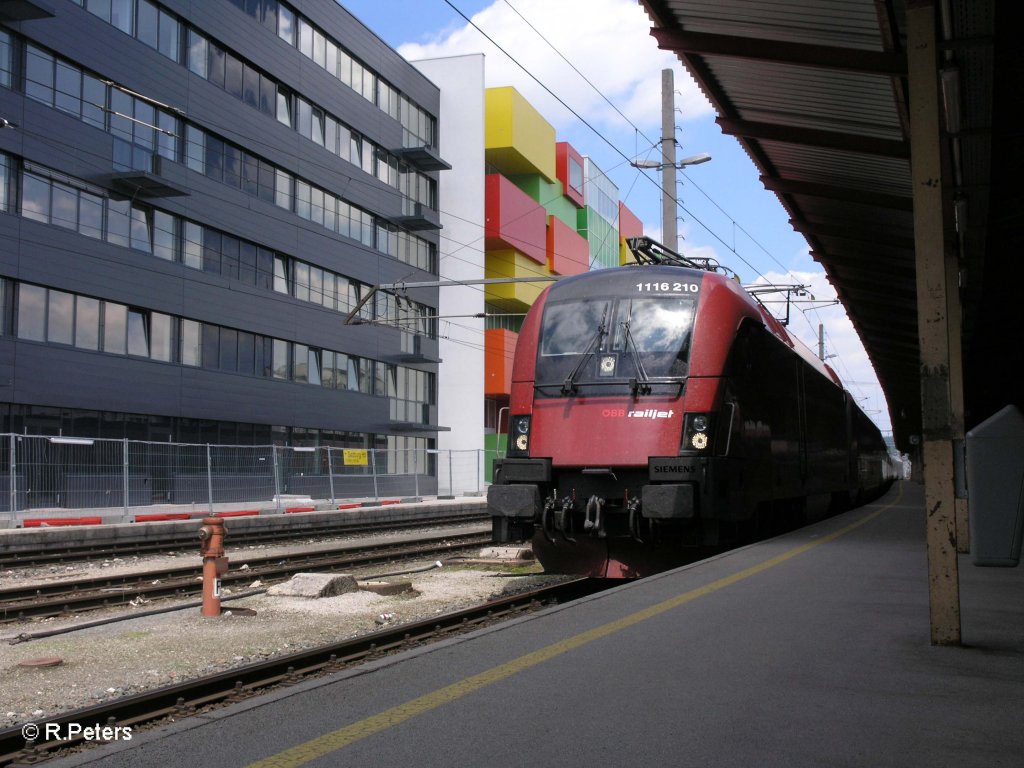 1116 210-4 hat Salzburg HBF mit den Railjet 60 nach Mnchen erreicht. 13.06.09
