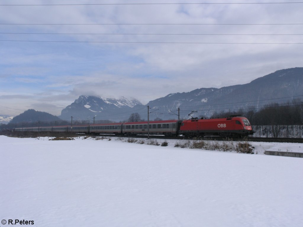 1116 243-5 zieht bei Kufstein den BB EC 740 Wien Westbahnhof - Bregenz  Urlaub auf dem Bauernhof . 18.02.10