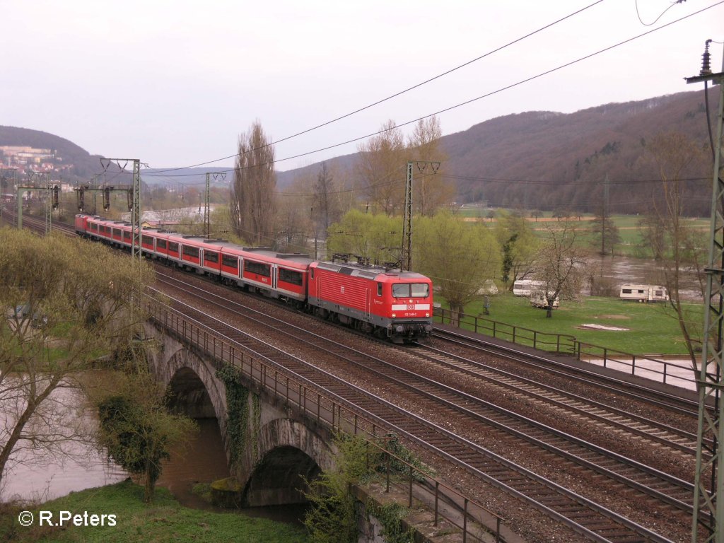 112 148-2 verlsst im Sandwitch Gemnden als RE Frankfurt/Main. 12.04.08