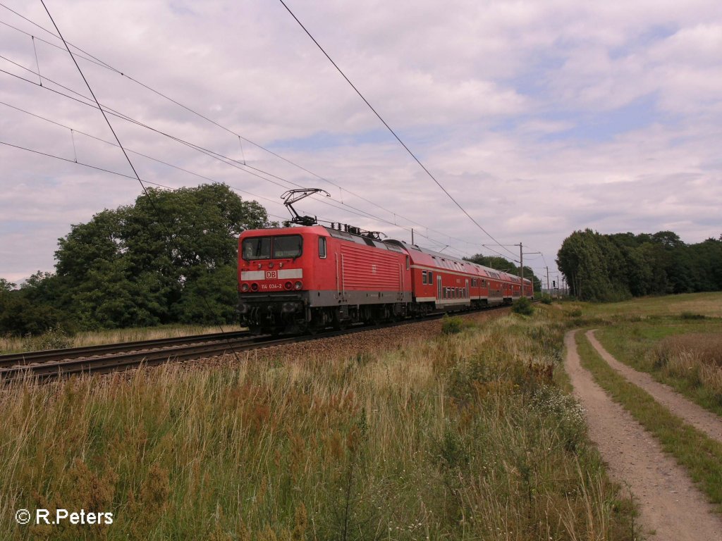 114 034-2 schiebt bei Jacobsdorf(Markt) ein Ersatz Re nach Frankfurt/Oder. 19.07.08