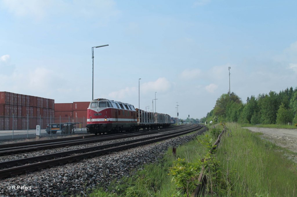 118 770-7 rangiert mit Holzzug in Wiesau. 07.06.13