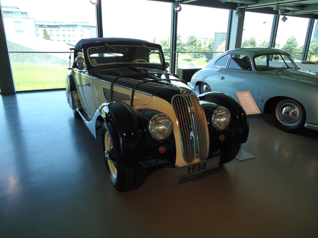 (127'869) - BMW - Jahrgang 1938 - am 9. Juli 2010 in Wolfsburg/Deutschland