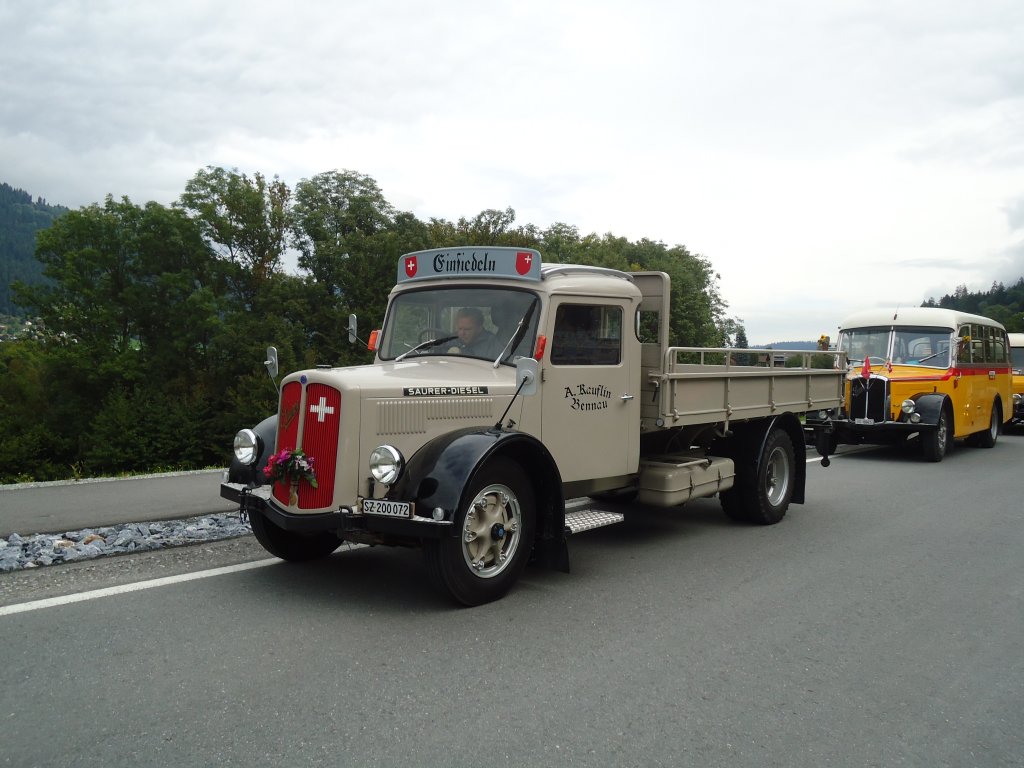 (129'901) - Kauflin, Bennau - SZ 200'072 - Saurer am 18. September 2010 in Castrisch, Schleps