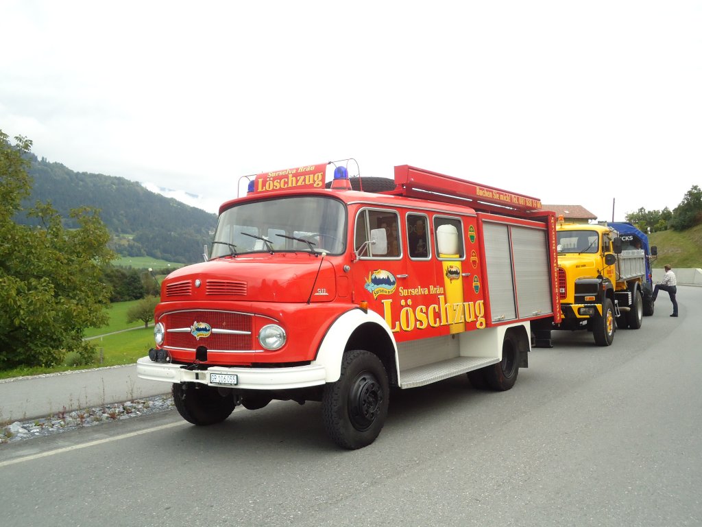 (129'910) - Surselva Bru - GR 106'055 - Mercedes am 18. September 2010 in Castrisch, Schleps