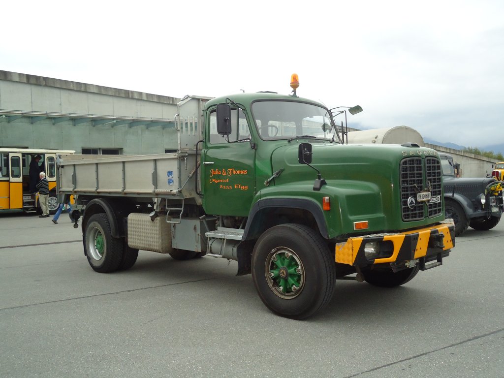 (130'045) - Mantel, Elgg - ZH 32'068 U - Saurer am 18. September 2010 in Breil, Militranlage
