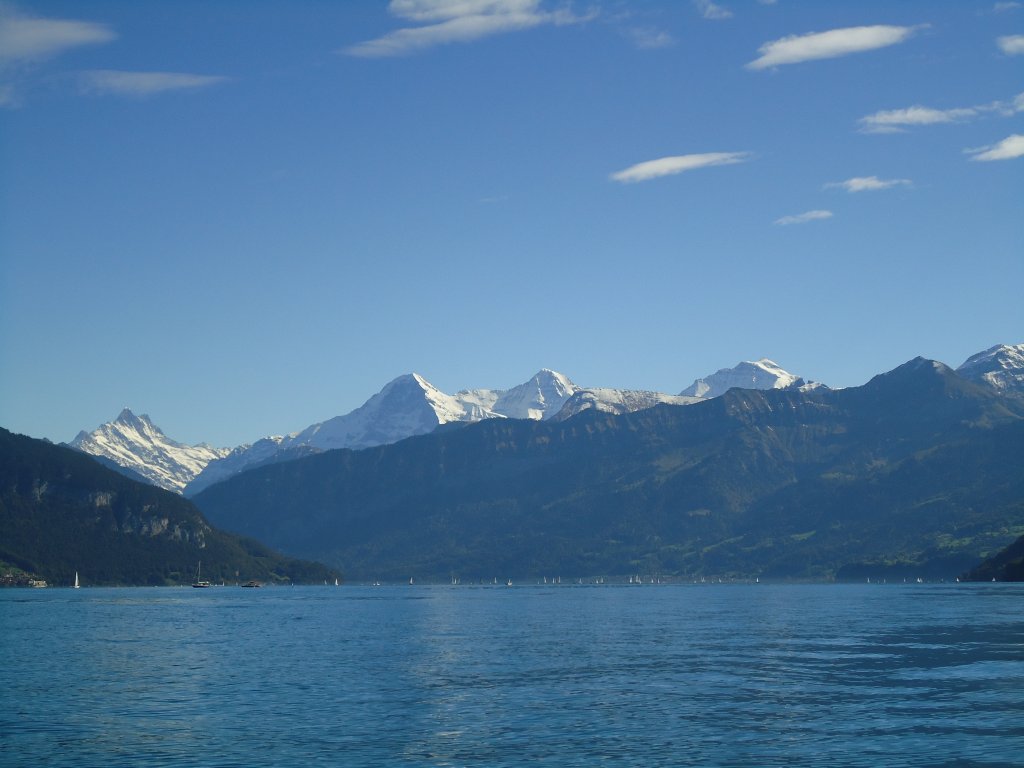 (130'128) - Eiger, Mnch und Jungfrau vom Thunersee aus am 3. Oktober 2010