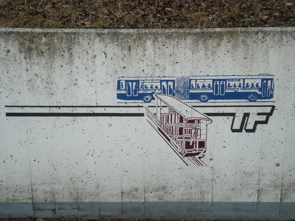 (132'721) - Alte TF-Bemalung an der Mauer bei der Garage am 7. Mrz 2011 in Fribourg