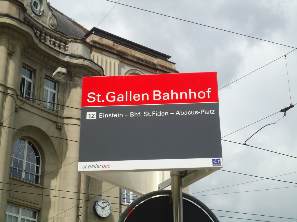 (133'252) - St. Gallerbus-Haltestelle - St. Gallen, Bahnhof - am 13. April 2011