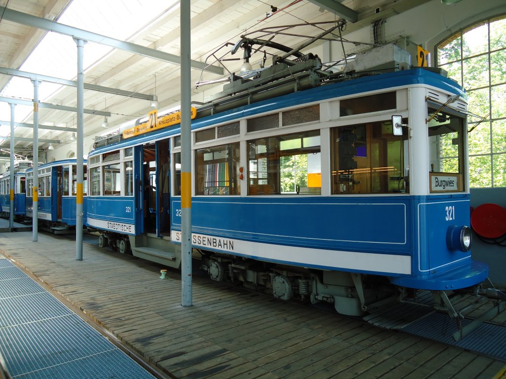 (133'467) - VBZ-Tram - Nr. 321 - am 25. April 2011 in Zrich, Trammuseum