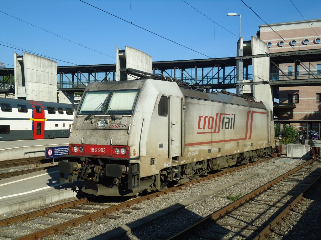(133'521) - Crossrail-Lok - Nr. 186'903 - am 2. Mai 2011 im Bahnhof Spiez