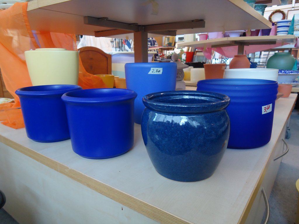 (134'202) - Blumentpfe im BrockiShop am 16. Juni 2011