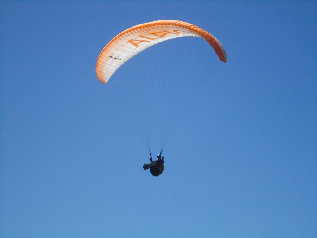 (134'489) - Ein Base-Jumper im Stockhorngebiet am 26. Juni 2011