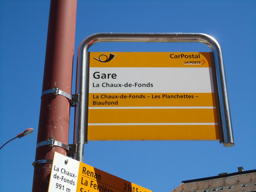(134'982) - PostAuto-Haltestelle - La Chaux-de-Fonds, Gare - am 11. Juli 2011