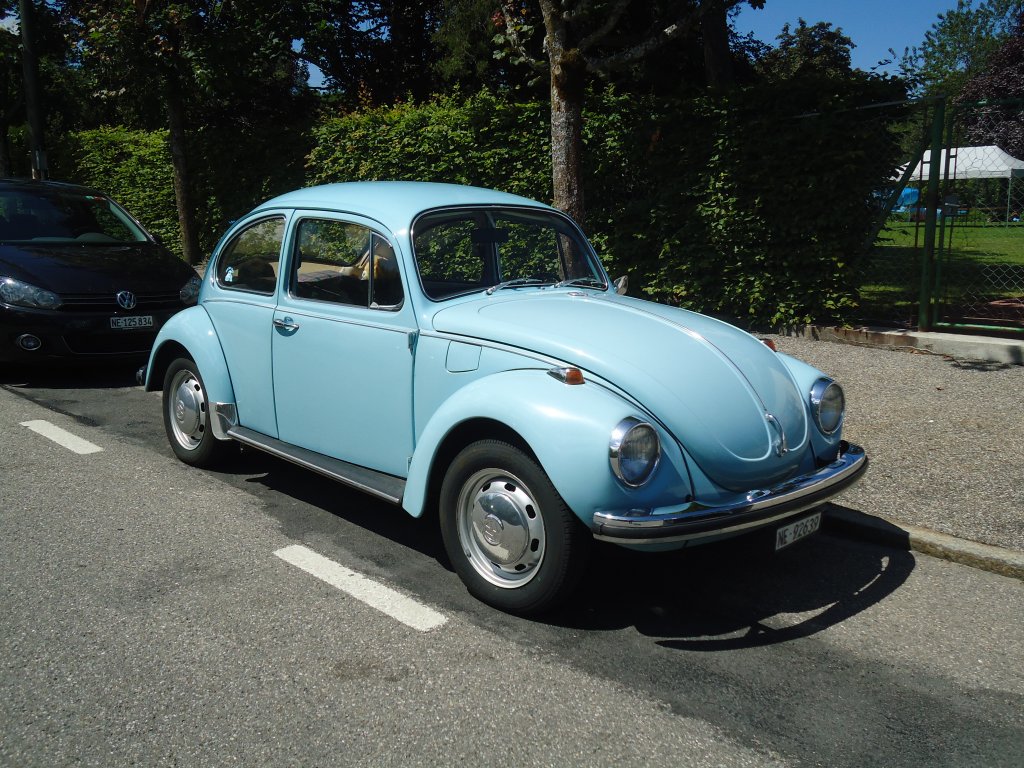 (134'985) - VW-Kfer - NE 92'639 - am 11. Juli 2011 in La Chaux-de-Fonds