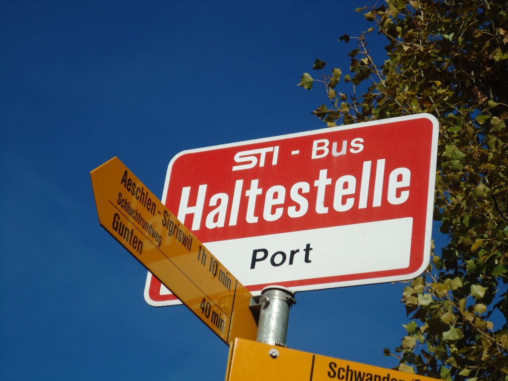 (136'692) - STI-Haltestelle - Sigriswil, Port - am 31. Oktober 2011