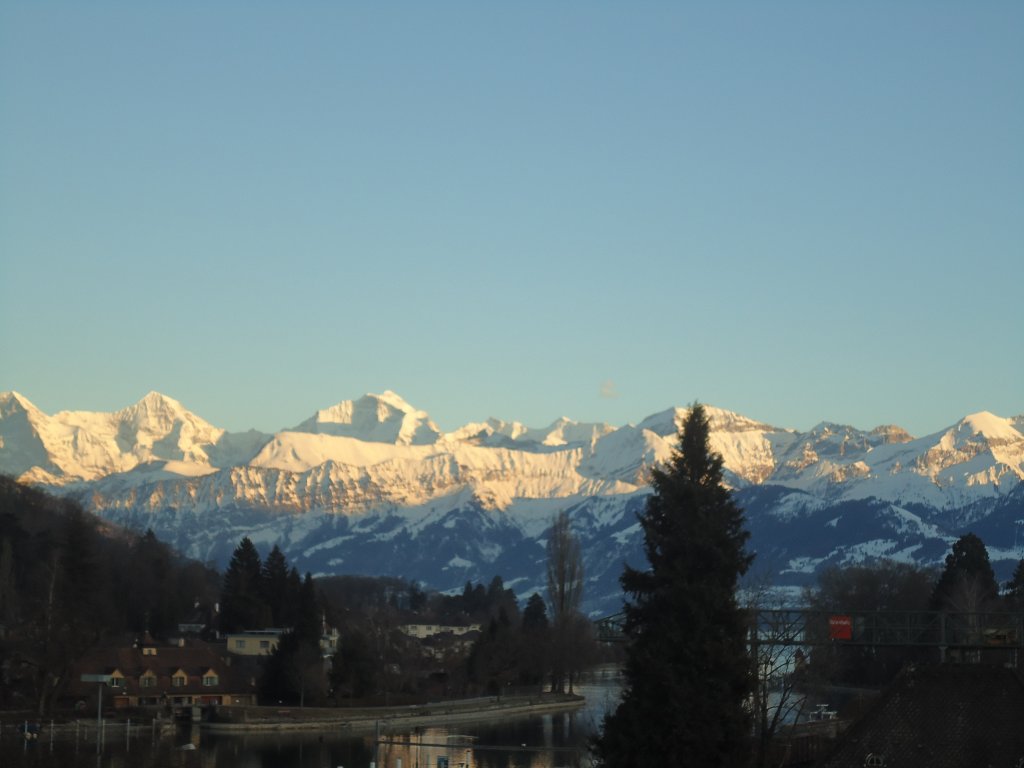 (137'818) - Eiger, Mnch und Jungfrau am 24. Februar 2012 von Thun aus