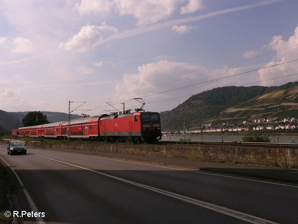 143 025-5 zieht bei Rheindiebach eine RB Mainz im sandwitch. 25.07.08