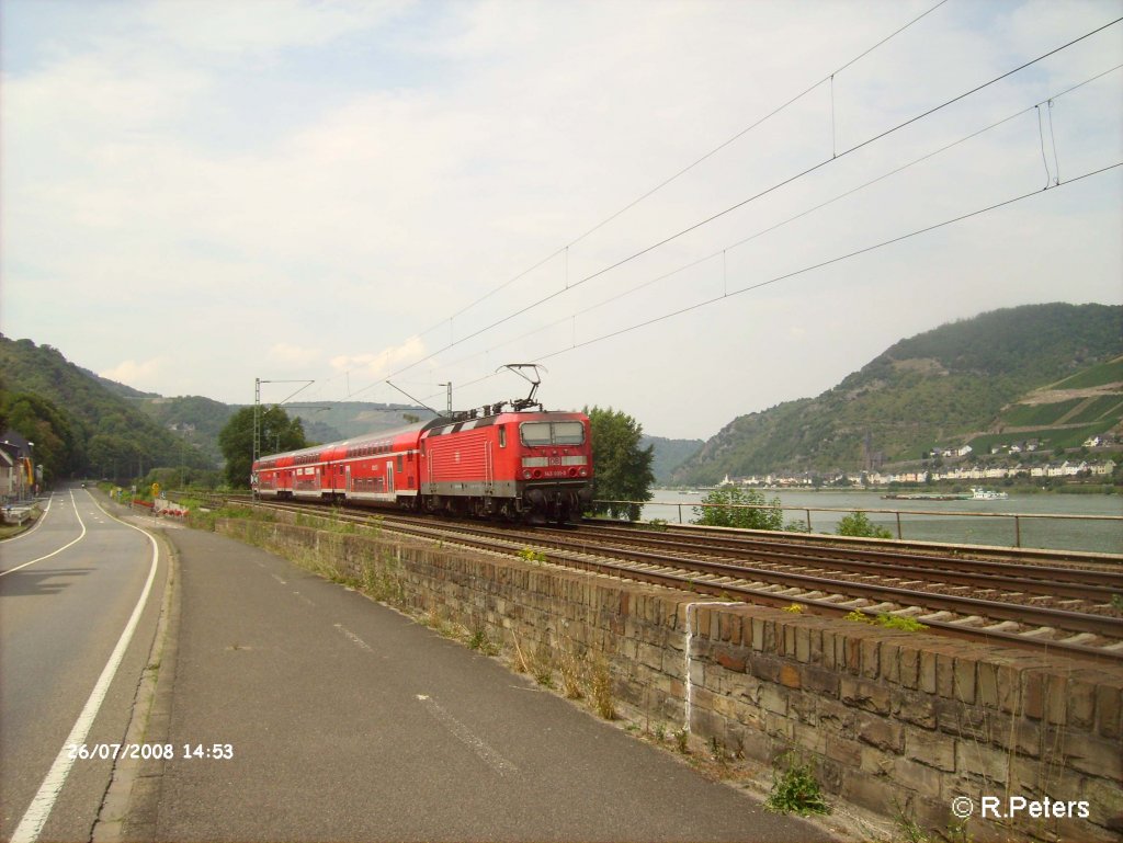 143 031-3 schiebt bei Rheindiebach eine RB nach Koblenz. 26.07.08