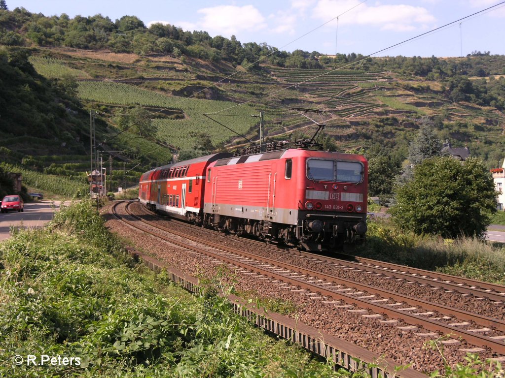 143 031-3 verlsst Oberwesel mit ein RE Koblenz. 24.07.08