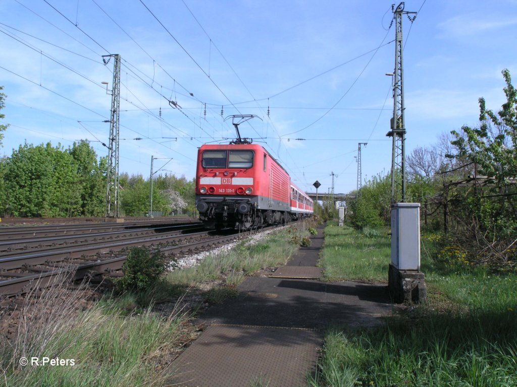 143 131-1 verlsst Obertraubling mit der RB32527 nach Landshut. 29.04.10