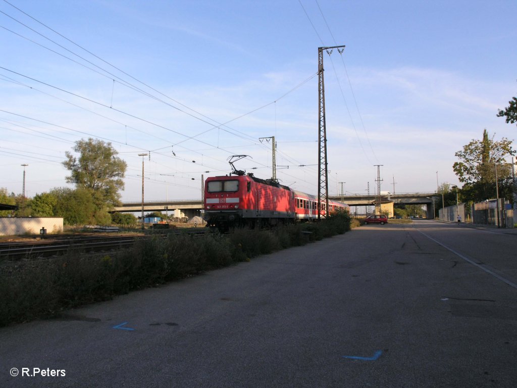 143 253-3 verlsst Regensburg Ost mit einer RB. 09.09.09