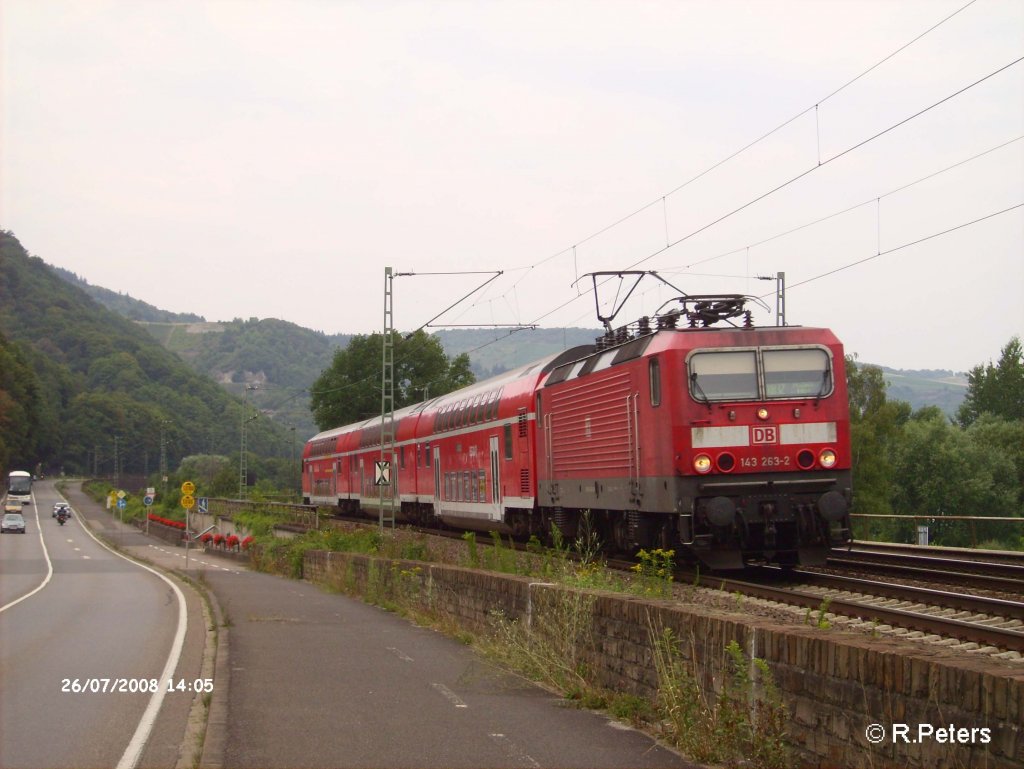 143 263-2 zieht bei Rheindiebach eine RB Mainz. 26.07.08