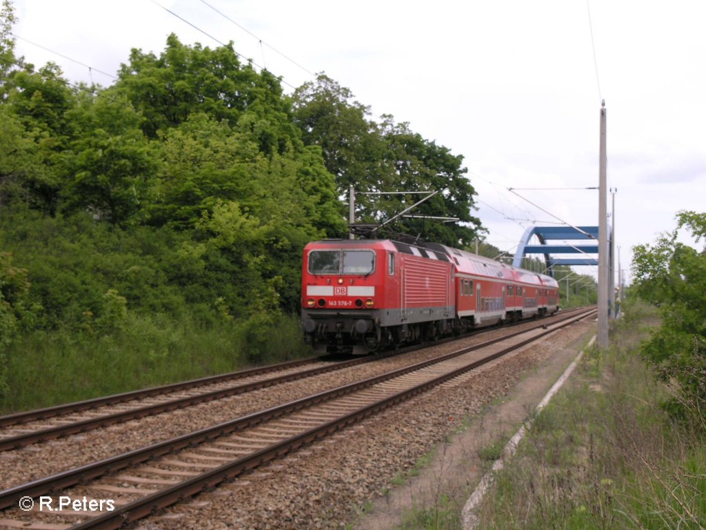 143 576-7 verlsst Eisenhttenstadt mit ein RB11 Cottbus. 21.05.08