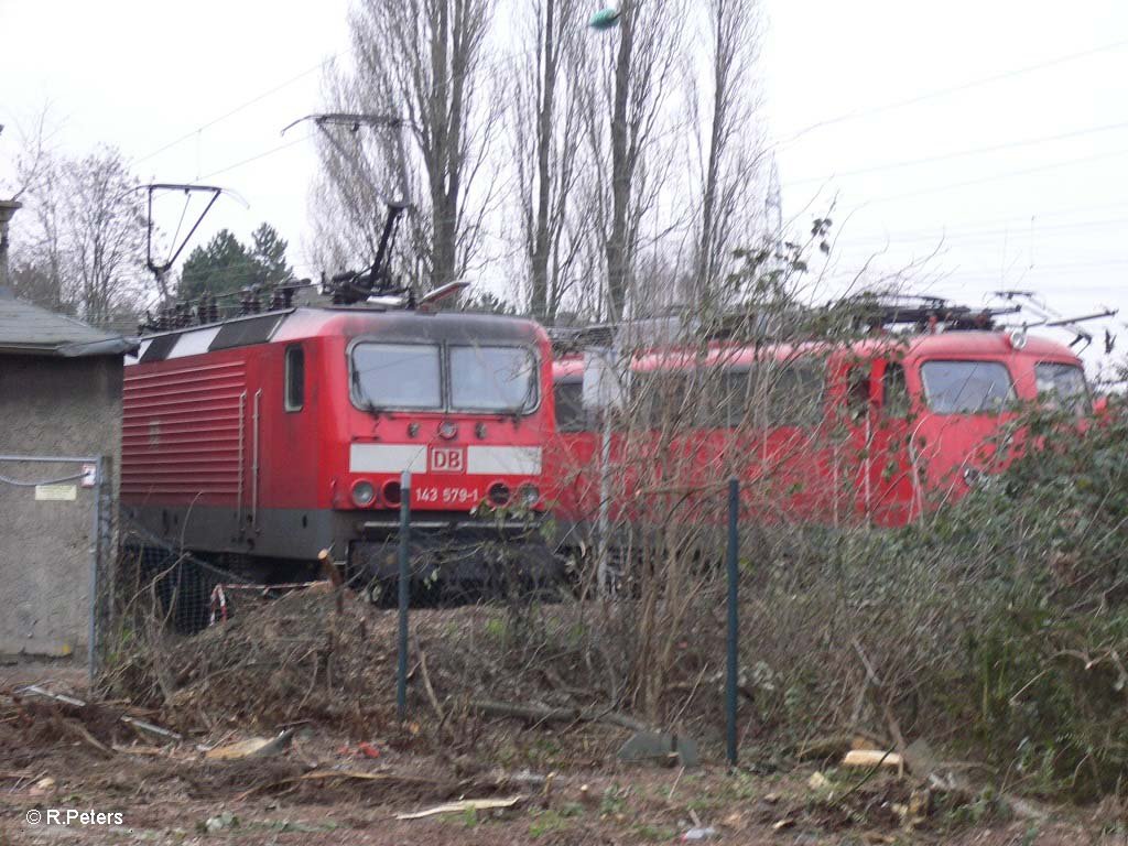 143 579-1 wartet im BW Dsseldorf-Altstadt auf neue Aufgaben. 06.01.06