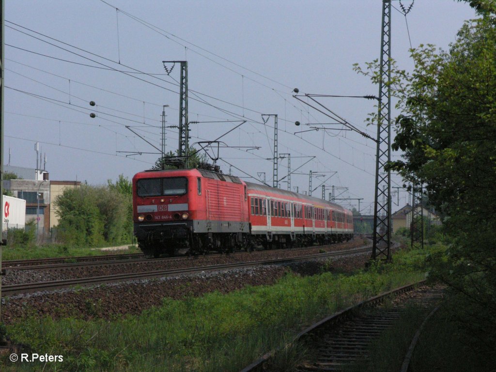 143 846-4 durchfhrt Obertraubling mit einer RB Regensburg. 01.05.09