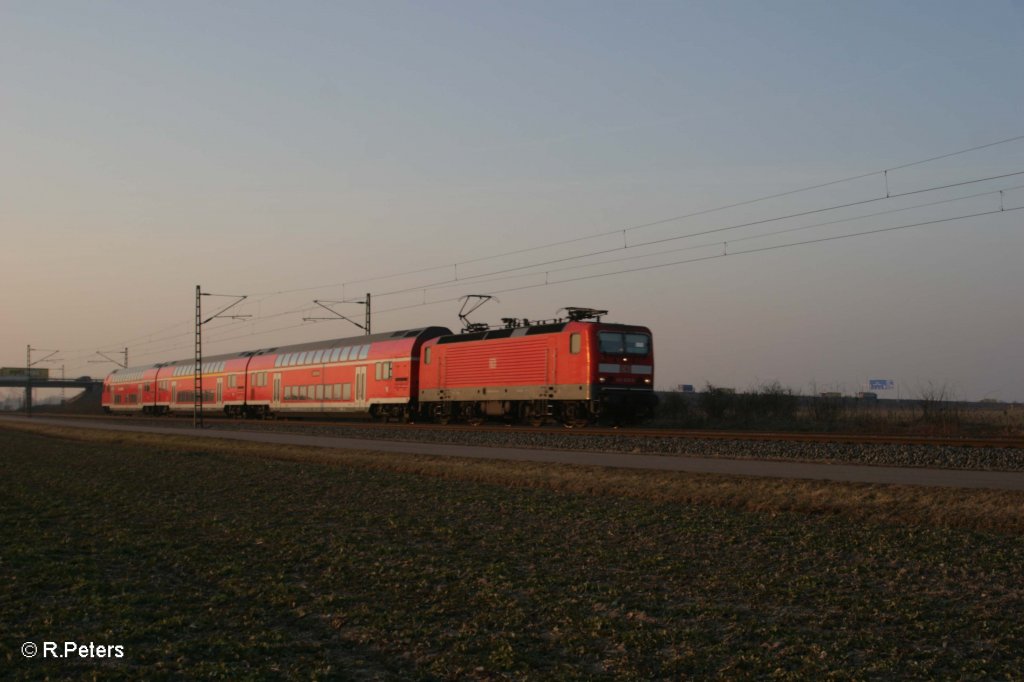 143 935-5 erreicht gleich als S10 Schkeuditz West. 04.03.11