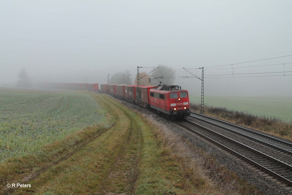 151 037-9 mit ein Wechselpritzenzug DB bei Dettenhofen. 17.11.12