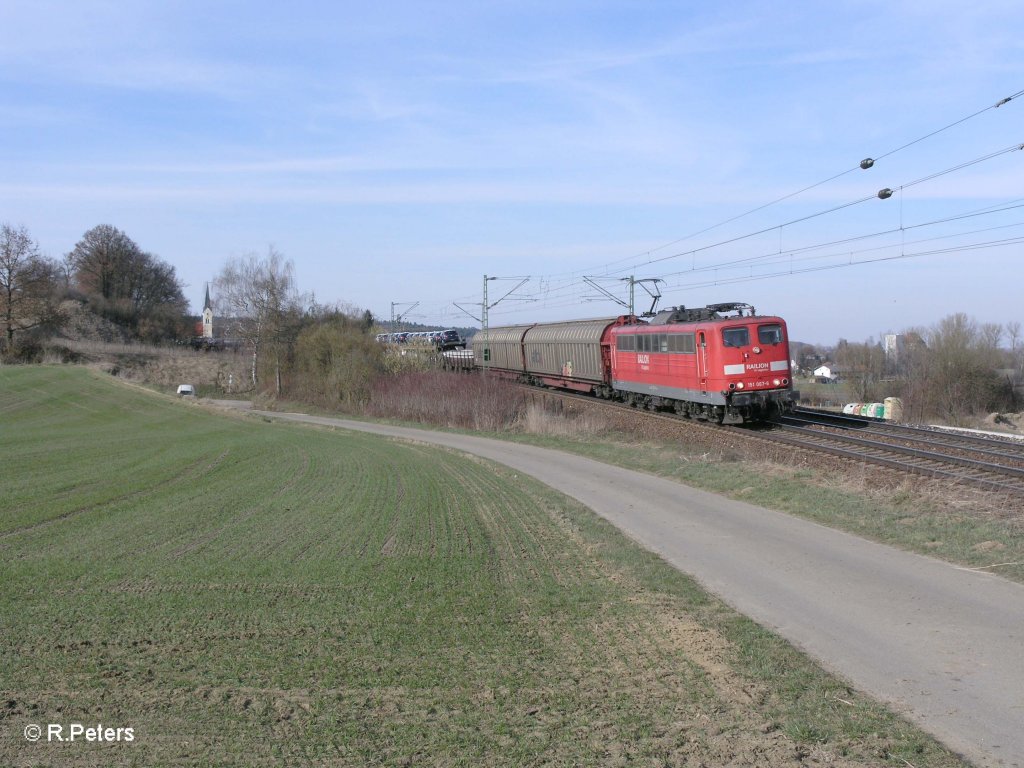 151 067-6 mit gemischten Gterzug bei Fahlenbach. 24.03.11